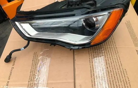 Audi A3 S3 8V Headlight/headlamp 8V0941005B 01074025AC 1EL01074025