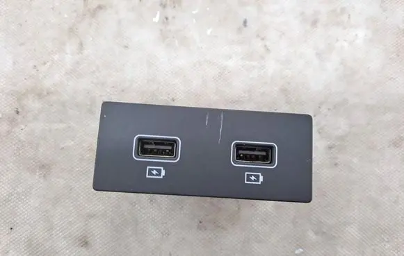 Renault Zoe USB socket connector 280230033R