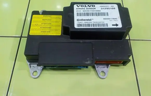 Volvo C30 Airbag control unit/module 31295109