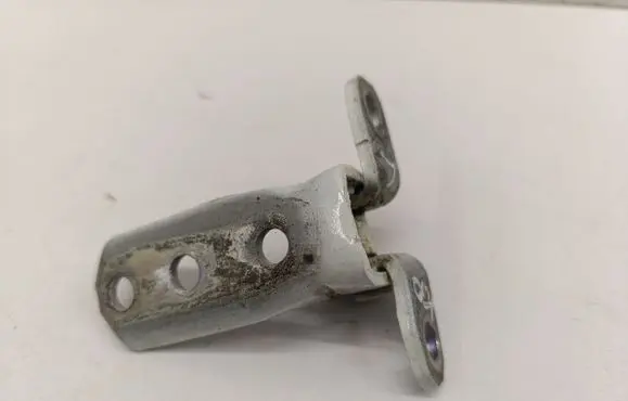 Mitsubishi L200 Front door upper hinge 