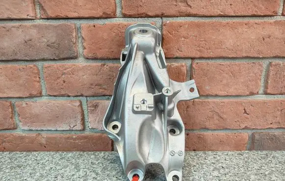 BMW X3 G45 Engine mounting bracket 9847393
