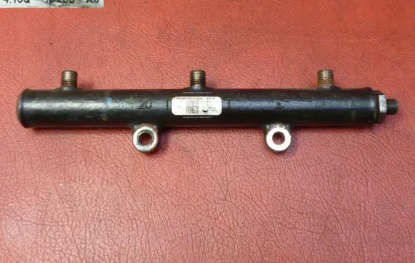 Land Rover Discovery 3 - LR3 Fuel main line pipe 4R8Q9D280AC