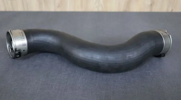 Mercedes-Benz SLK R172 Intercooler hose/pipe 1725280782 A1725280782
