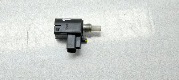 Toyota Avensis T270 Clutch pedal sensor CV591