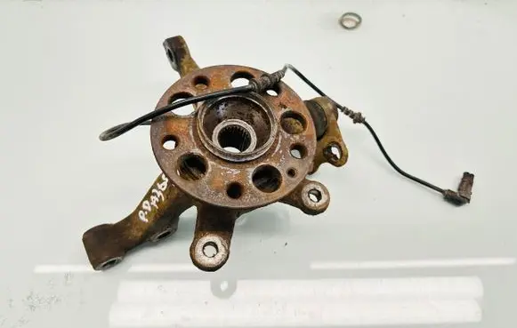 Mercedes-Benz B W245 Front wheel hub