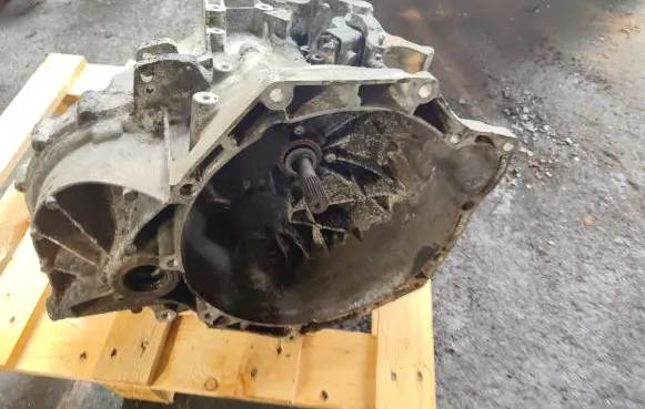 Manual 6 speed gearbox