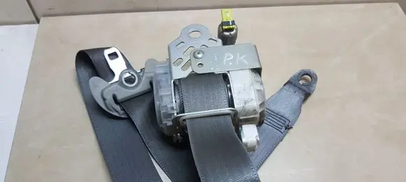 Toyota Prius (XW20) Front seatbelt 7L8230P 035247