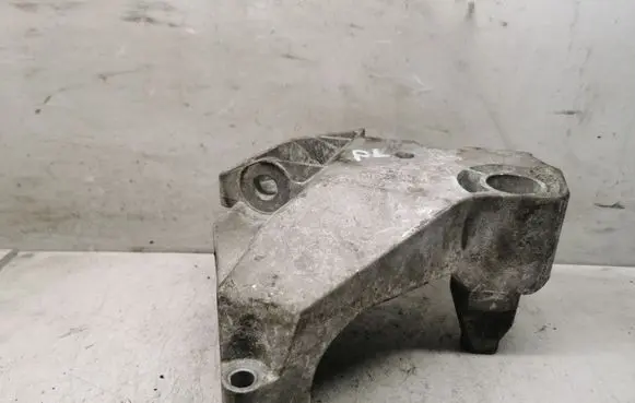 Audi A3 S3 8P Engine mounting bracket 06F199207G