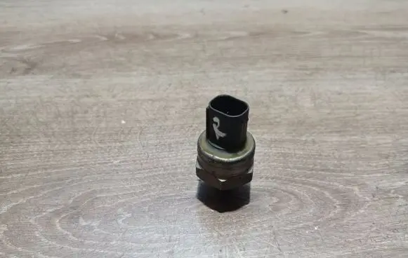 Volvo S60 Brake power pressure regulator 55CP0103