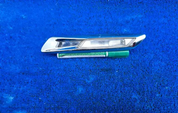 BMW 5 F10 F11 Front fender indicator light 7154170