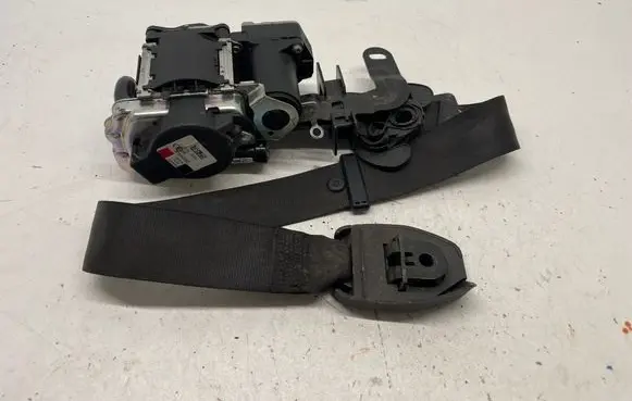 BMW 3 F30 F35 F31 Front seatbelt 012L0000 635340300E L006096