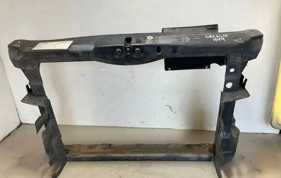 Skoda Octavia Mk2 (1Z) Top upper radiator support slam panel 