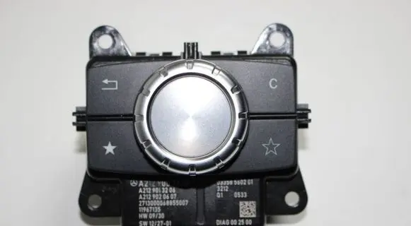 Multifunctional control switch/knob