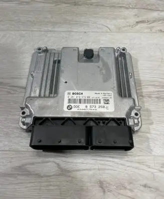 BMW 1 F20 F21 Engine control unit/module 8573258 030877649 1029S61195
