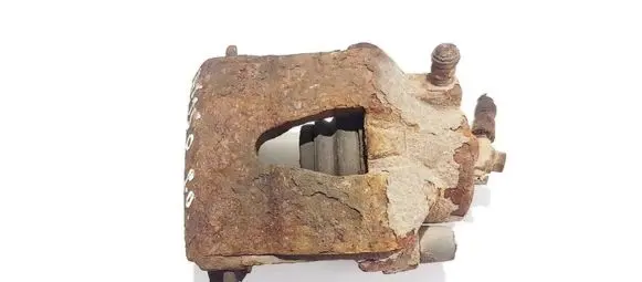 Volkswagen Golf VI Front brake caliper