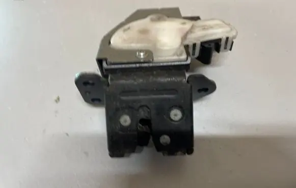 Mazda 6 Tailgate/trunk/boot lock/catch/latch C6728