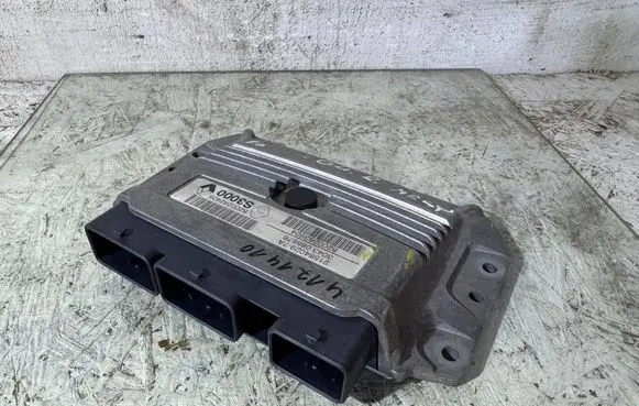 Renault Megane II Engine control unit/module 215840297A 8200242405 8200283924