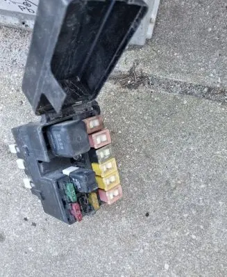 Mitsubishi Space Wagon Fuse module