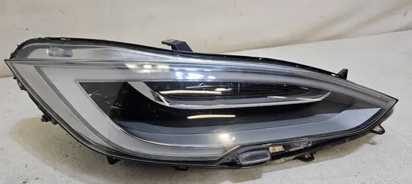 Tesla Model S Headlight/headlamp 105357500C