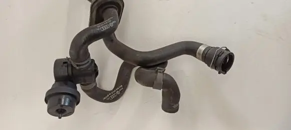 Audi A4 S4 B5 8D Engine coolant pipe/hose 8K0819374S