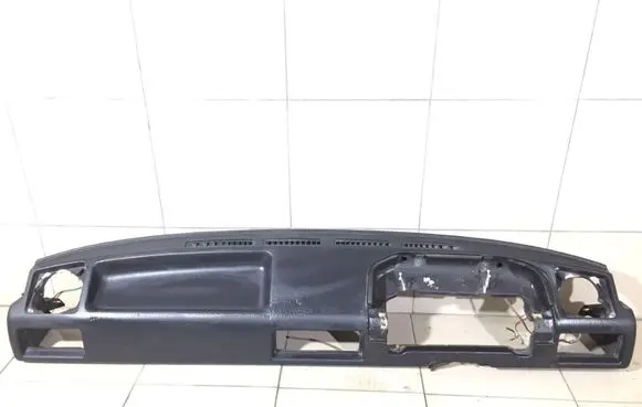Audi Coupe Dashboard 811857069