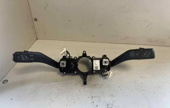Wiper turn signal indicator stalk/switch