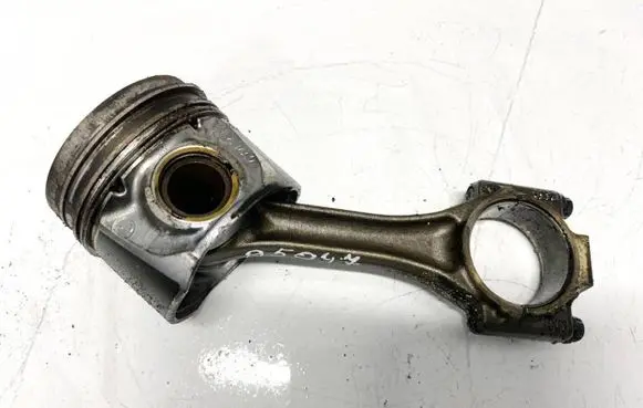 Volkswagen Golf IV Piston with connecting rod 045CDE