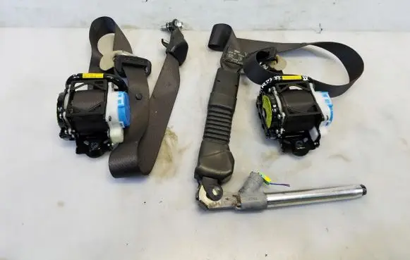 KIA Carens IV Front seatbelt