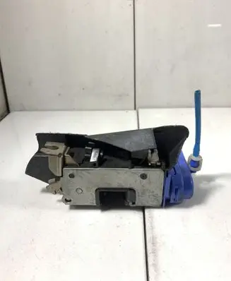 Audi A4 S4 B5 8D Rear door lock 8D0839016A