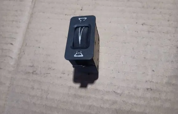 BMW 5 E28 Sound control switch 1368769