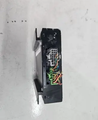 Volkswagen Jetta IV Sound amplifier 1J5 035 455 A 1J5 035 456 R