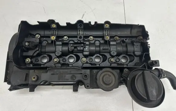 BMW 5 F10 F11 Rocker cam cover 7810584 15265812