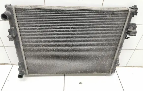 Renault Trafic II (X83) Coolant radiator 7700312899C 91166001 8689130g