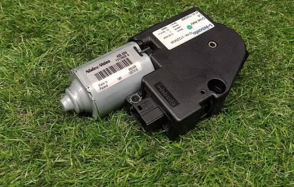 BMW 3 E92 E93 Sunroof motor/actuator 7193398 67617193398