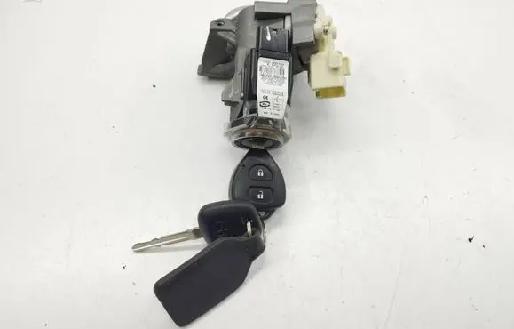 Toyota Auris 150 Ignition lock 450200203