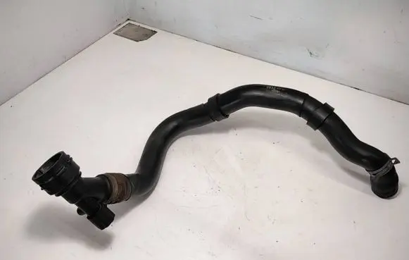 Volkswagen Polo IV 9N3 Engine coolant pipe/hose 6Y0121086F AV5C7