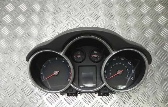 Chevrolet Cruze Speedometer (instrument cluster) 94576308 B974
