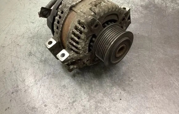 Honda CR-V Generator/alternator 1042104860 CSD86