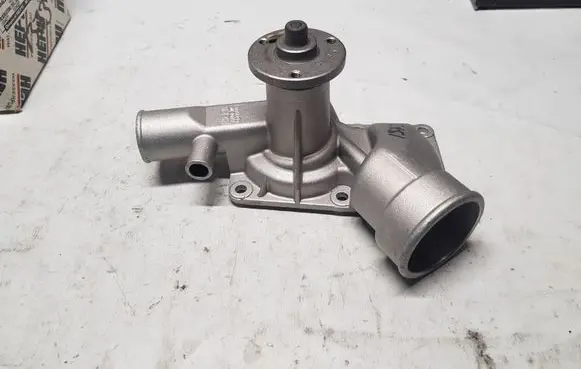 Opel Kadett C Water pump 90091035 1334071 P384