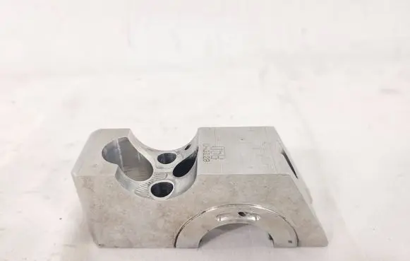 Volkswagen Transporter - Caravelle T5 Camshaft holder U3128 05BU3128