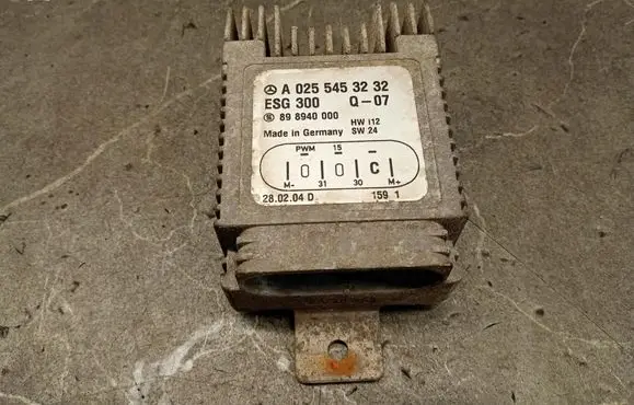 Mercedes-Benz A W168 Coolant fan relay A0255453232