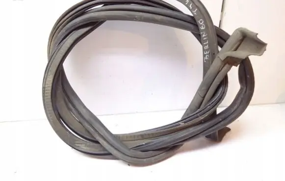 Citroen Berlingo Rear door rubber seal (on body) 