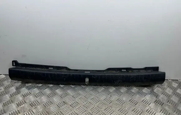 Trunk/boot sill cover protection