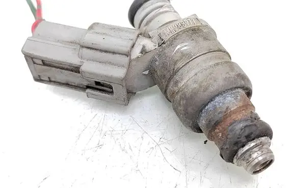 Mitsubishi Colt Fuel injector Mr988977