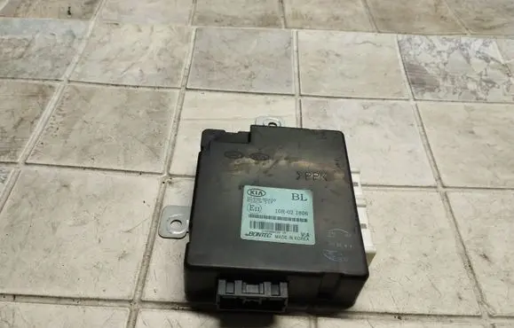 KIA Sorento Door central lock control unit/module 954003E310 10R021806