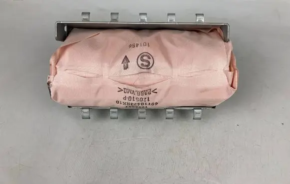 Subaru Outback Passenger airbag 1058667 49T10423KR10