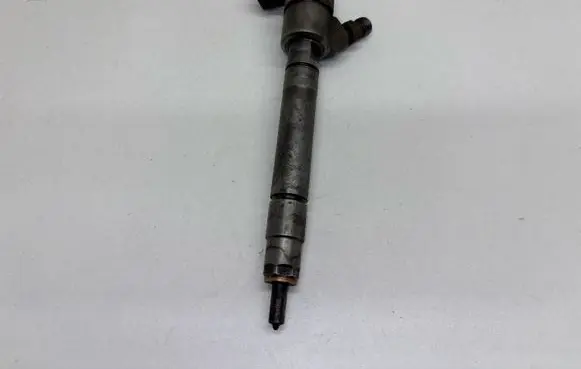 Volvo XC90 Fuel injector 30750283
