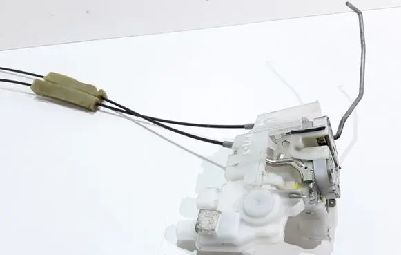 Subaru Legacy Front door lock