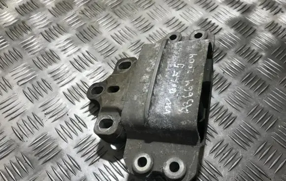 Volkswagen Golf V Engine mount bracket 1k0199555