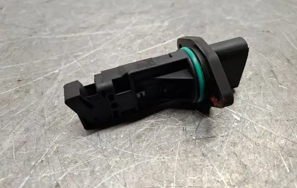 Audi A3 S3 8P Mass air flow meter F00C2G2055